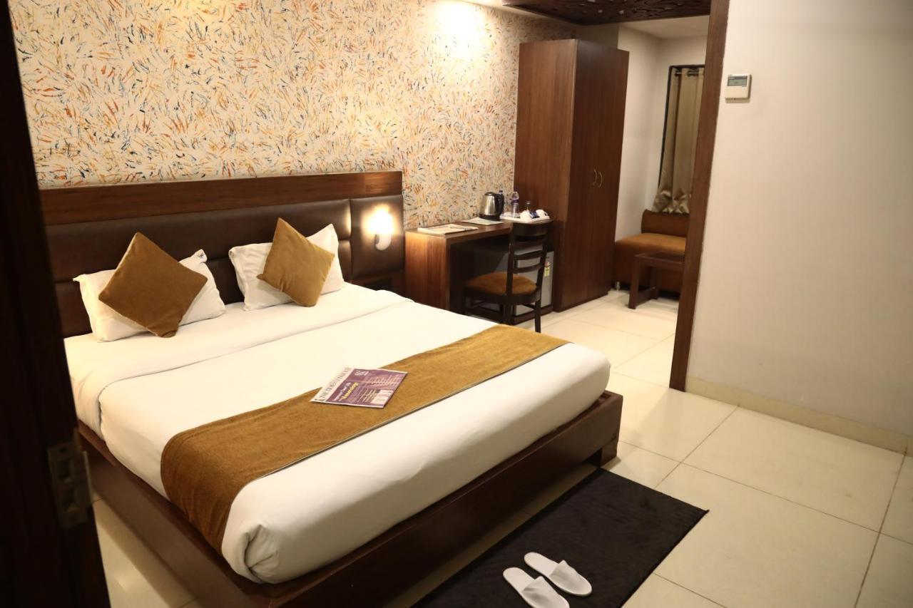 Hotel La Pearl Naiapura Екстер'єр фото